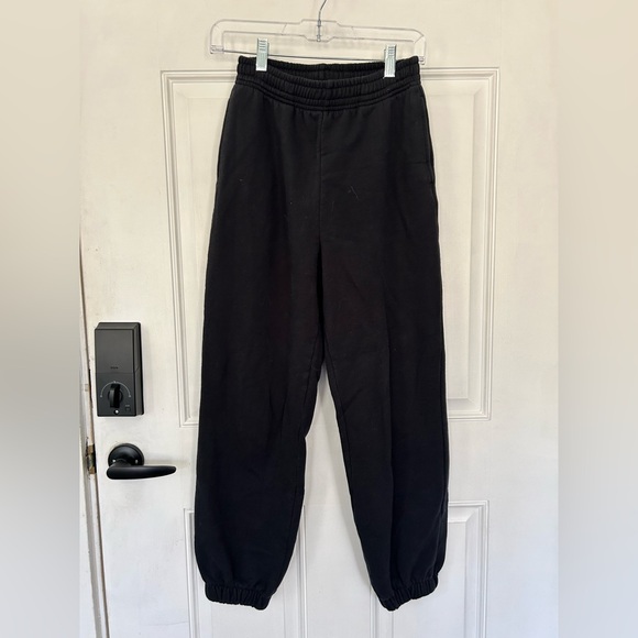 Uniqlo Pants - Uniqlo Black Elastic-Waist Jogger Pants